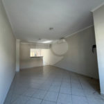Casa à venda com 3 quartos, sendo 1 suíte, no condomínio Bela Vita, Atibaia - SP