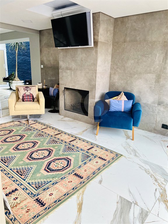 Casa à venda com 3 suítes em Jardim Londrina, São Paulo, SP