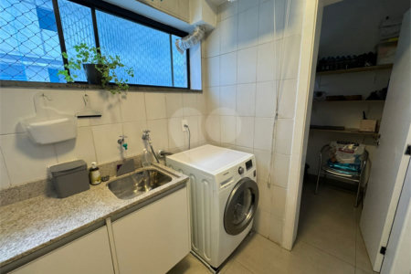 Apartamento à venda com 3 suítes em Indianópolis, São Paulo, SP