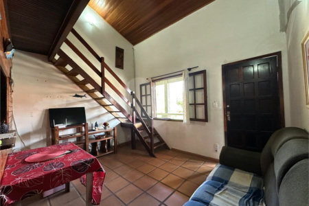 Casa em condomínio à venda com 2 quartos, sendo 1 suíte, em Ogiva, Cabo Frio, RJ