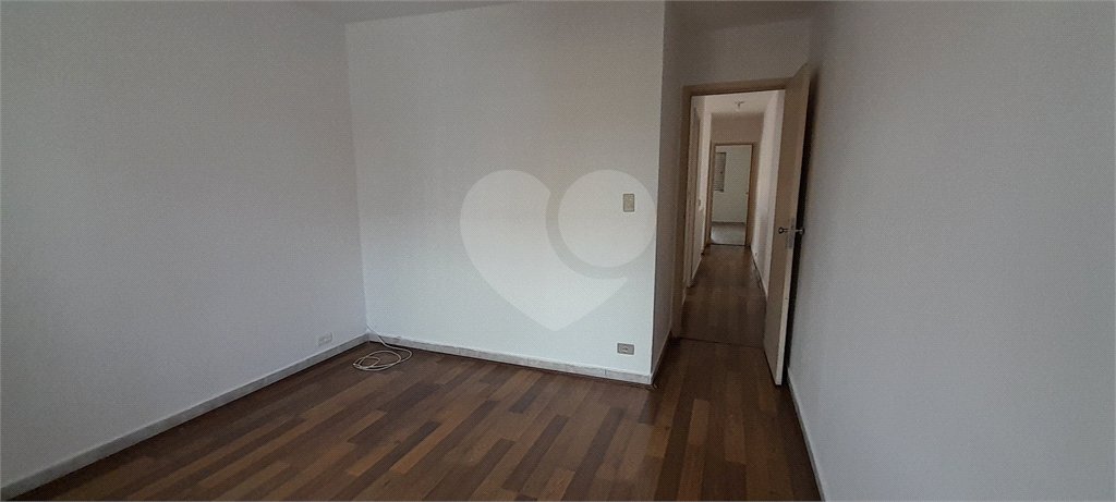 Casa à venda com 3 quartos, sendo 1 suíte, em Santo Amaro, São Paulo, SP