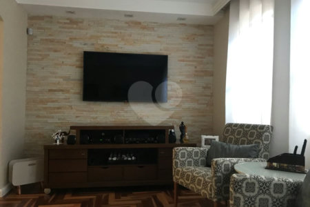 Sobrado à venda com 3 quartos, sendo 1 suíte, em Vila do Castelo, São Paulo, SP