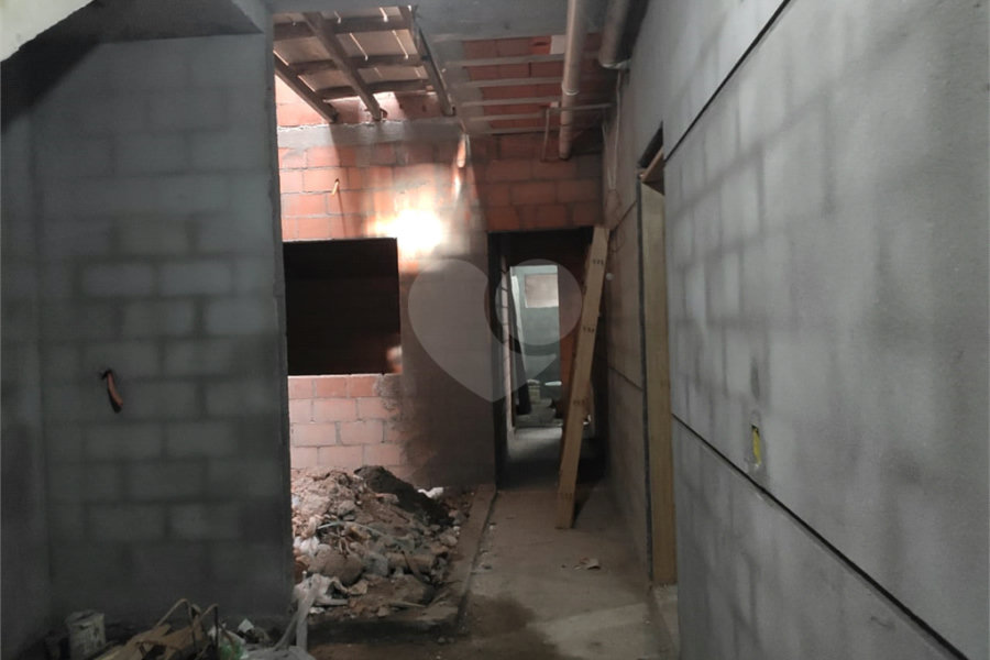 Casa para alugar com 1 quarto no condomínio Residencial Nivi, São Paulo - SP