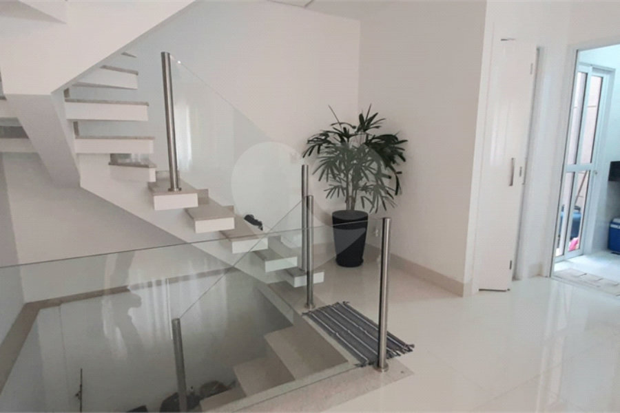 Casa à venda com 3 quartos, sendo 1 suíte, no condomínio Residencial Gran Veiga, São Paulo - SP