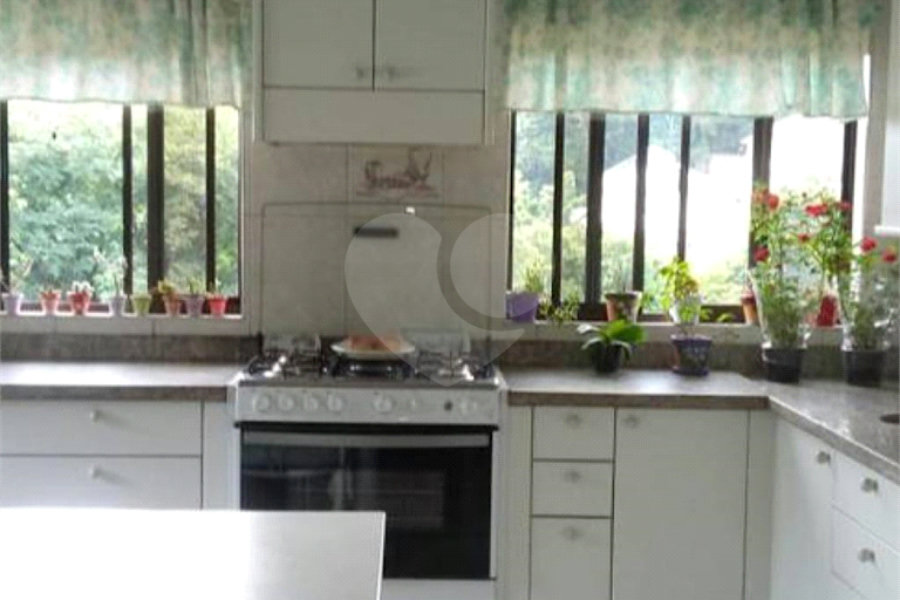 Casa Térrea à venda ou para alugar com 4 suítes em Jardim Floresta, São Paulo, SP