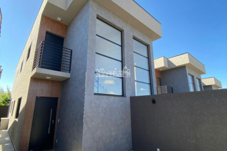Casa à venda com 3 quartos, sendo 1 suíte, em Vila Petrópolis, Atibaia, SP