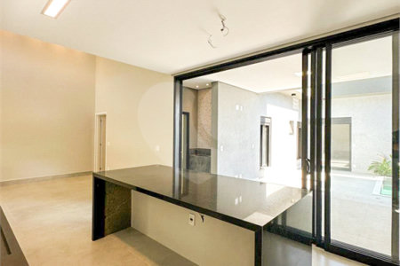 Casa à venda com 3 suítes no condomínio Residencial Mont'alcino, Valinhos - SP