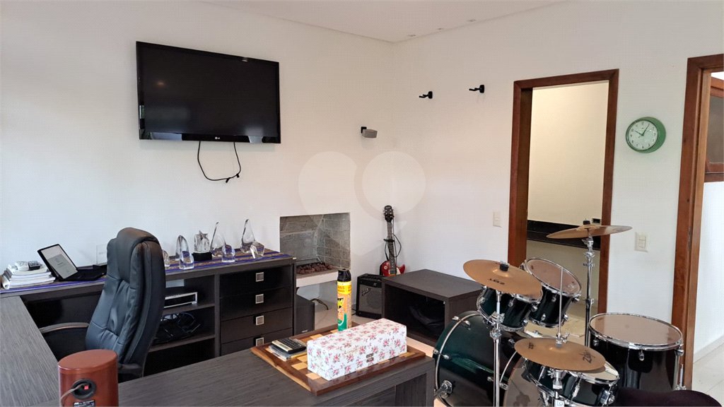 Casa à venda com 6 quartos, sendo 4 suítes, no condomínio Alpes da Cantareira, Mairiporã - SP