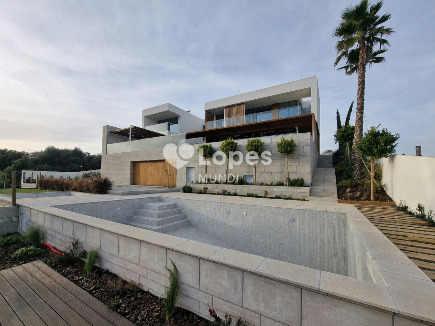 Casa com 4 quartos à venda em Lagos, Algarve, Portugal – Piscinas e jardim mediterrânico