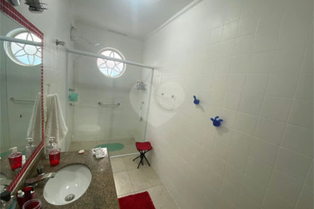 Casa Térrea à venda com 3 quartos, sendo 1 suíte, em Vila Nivi, São Paulo, SP