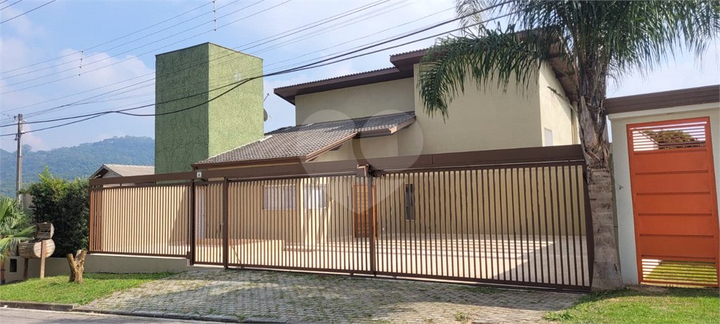 Casa à venda com 3 suítes no condomínio Alpes da Cantareira, Mairiporã - SP