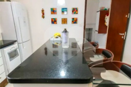 Sobrado à venda com 3 quartos, sendo 1 suíte,  em Jardim Aeroporto, São Paulo, SP