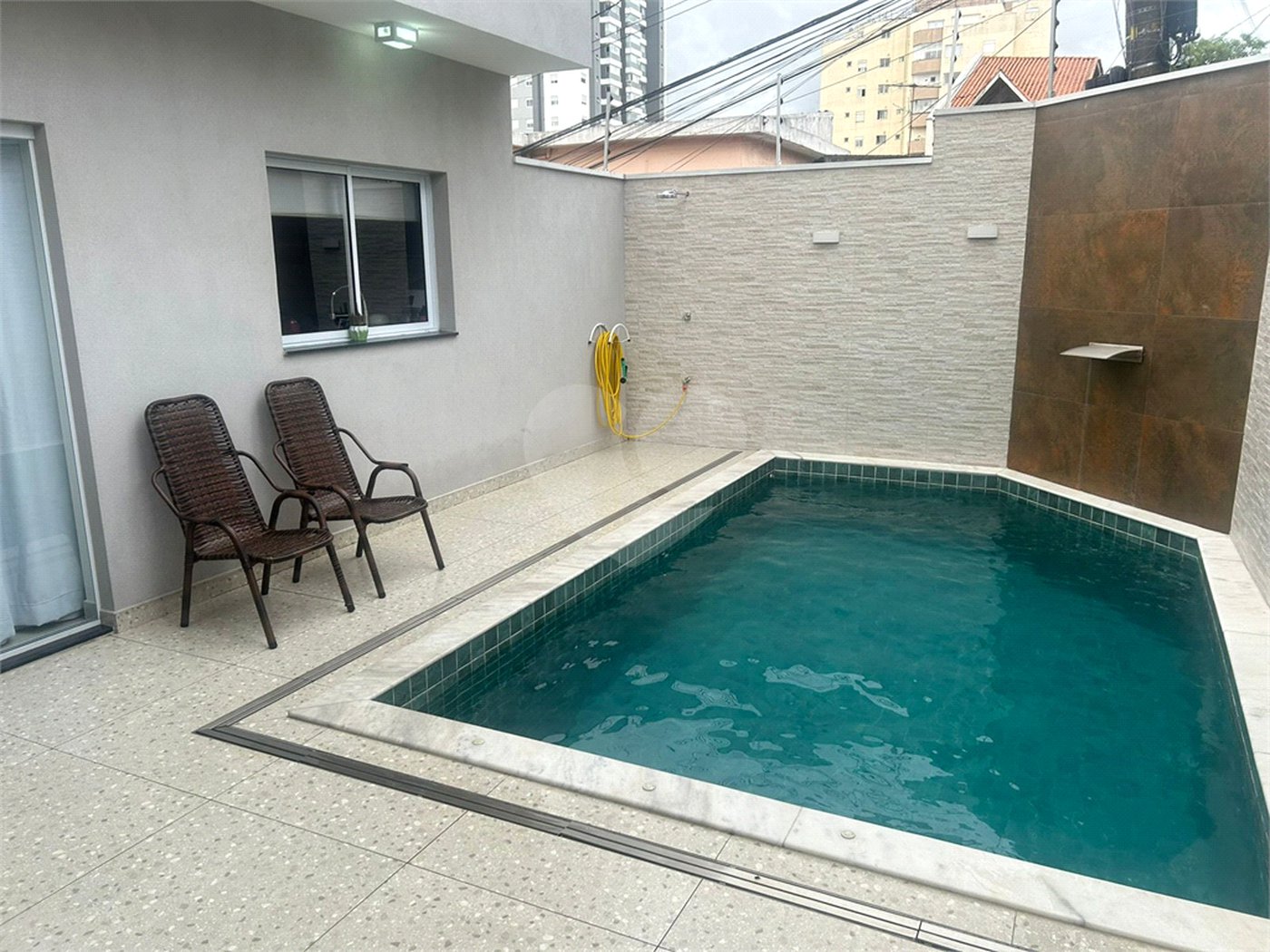 Sobrado à venda com 3 quartos, sendo 1 suíte, em Santa Teresinha, São Paulo, SP