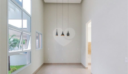 Casa à venda com 3 quartos, sendo 1 suíte,  no condomínio Vila Ytu, Indaiatuba - SP