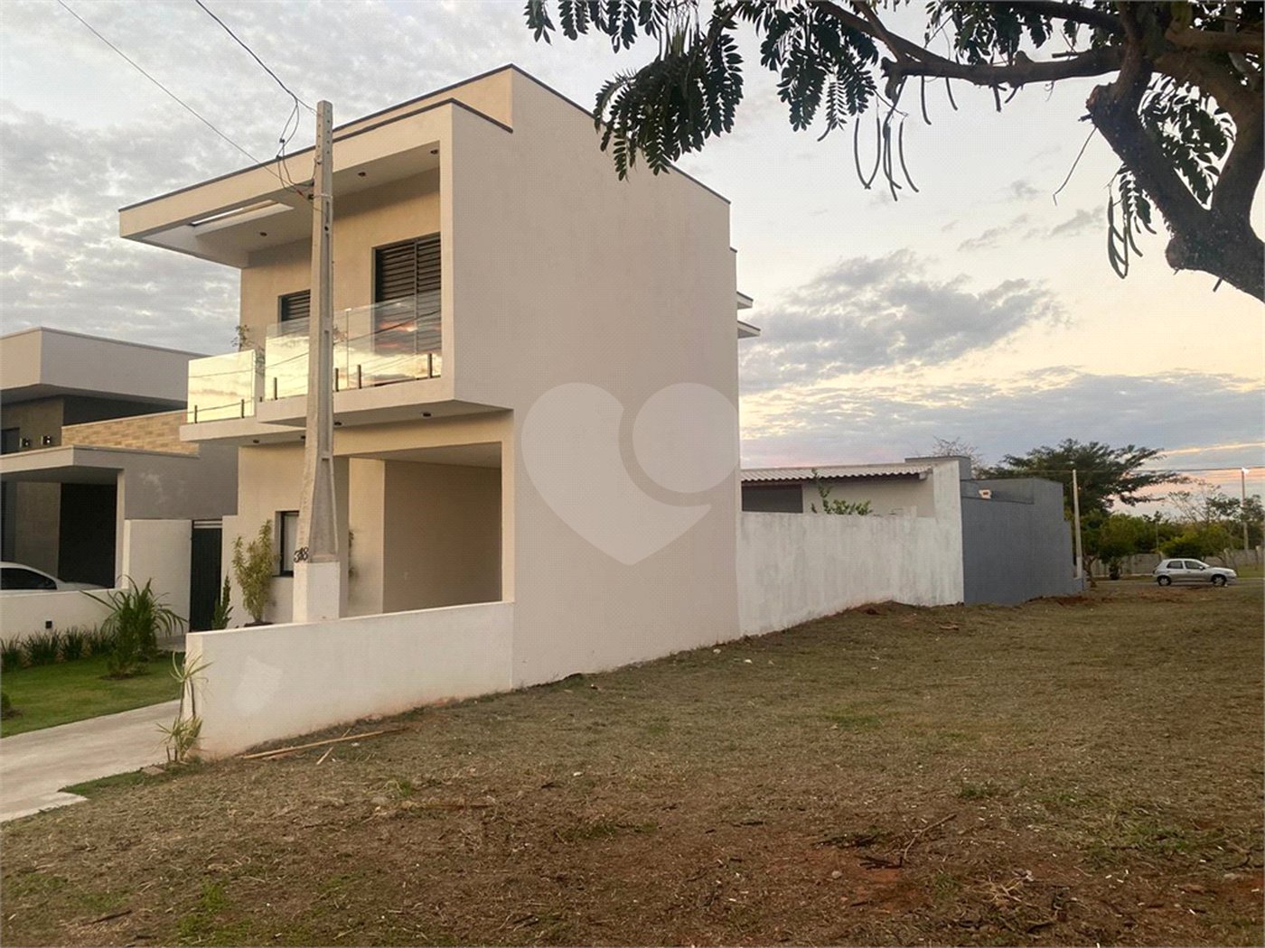 Casa à venda com 3 quartos, sendo 2 suítes, no condomínio Terras da Estância, Paulínia - SP