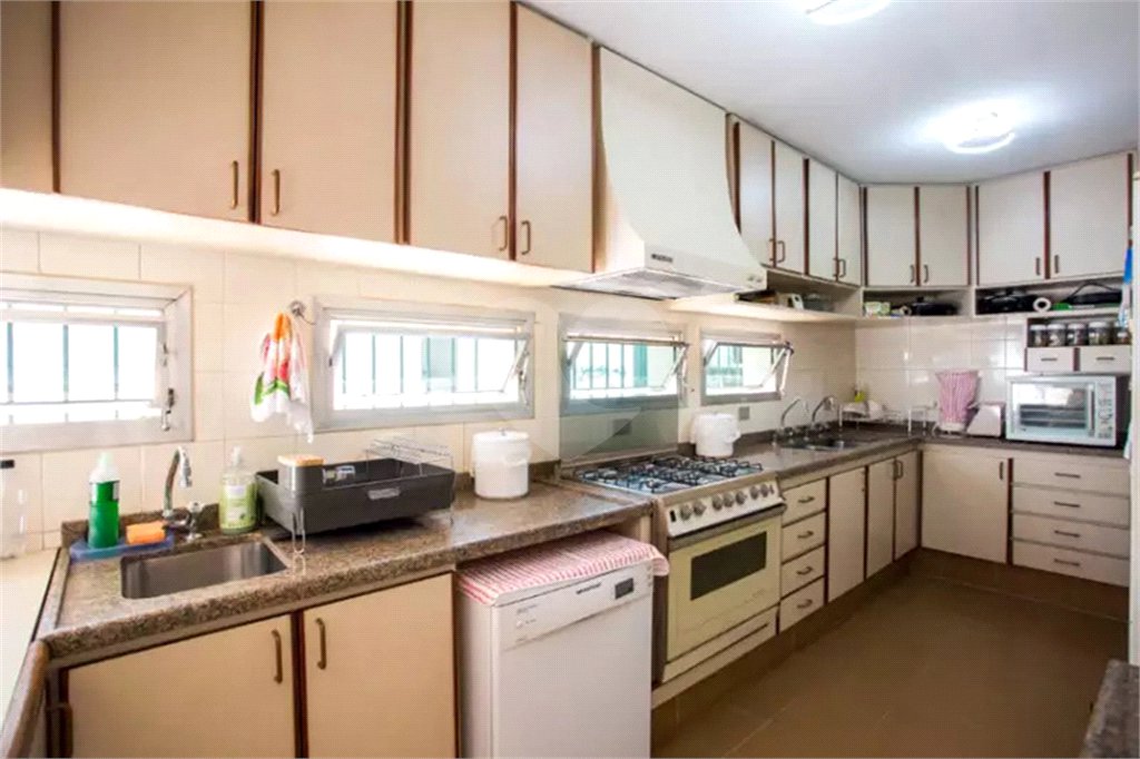 Casa à venda com 3 suítes no condomínio Praça Coronel Fernandes de Lima,47, São Paulo - SP