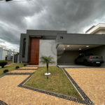 Casa para venda no condomínio de alto padrão Damha III,