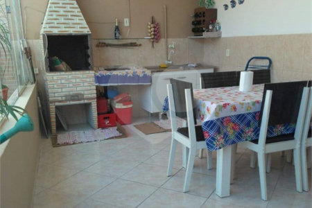 Sobrado à venda com 2 quartos em Jardim São José, Poá, SP