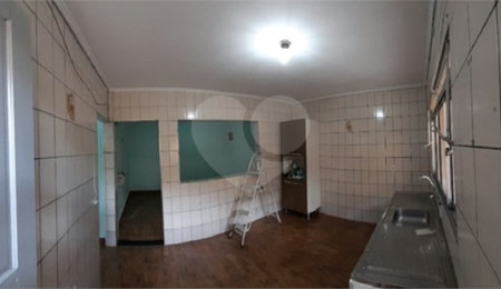 Sobrado à venda com 6 quartos em Jardim Quarto Centenário, Mauá, SP