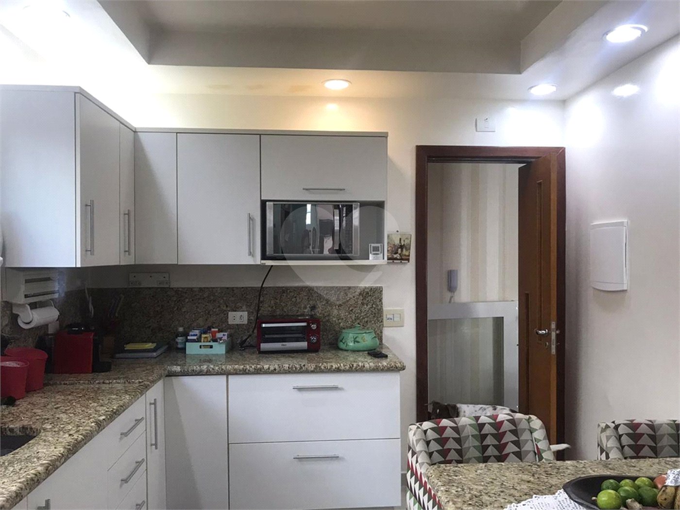Casa à venda com 4 quartos, sendo 2 suítes,  no condomínio Conjunto Residencial Green Village I, Mogi das Cruzes - SP