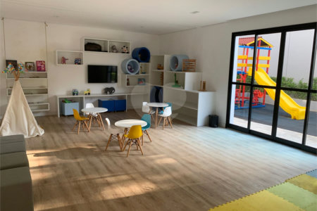 Apartamento à venda com 3 quartos, sendo 2 suítes, em Mirandópolis, São Paulo, SP
