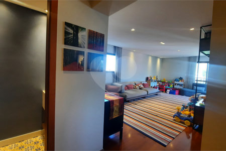 Apartamento à venda com 4 quartos, sendo 2 suítes, em Morumbi, São Paulo, SP