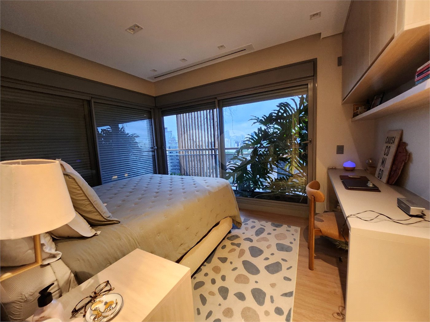 Apartamento à venda com 4 suítes em Jardim das Acácias, São Paulo, SP