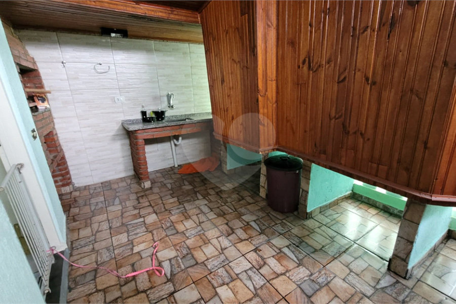 Casa à venda com 4 quartos, sendo 1 suíte, em Parque Maria Domitila, São Paulo, SP