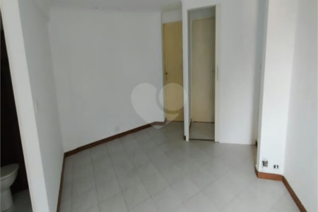 Apartamento à venda com 2 quartos, sendo 1 suíte,  em Jardim Parque Morumbi, São Paulo, SP