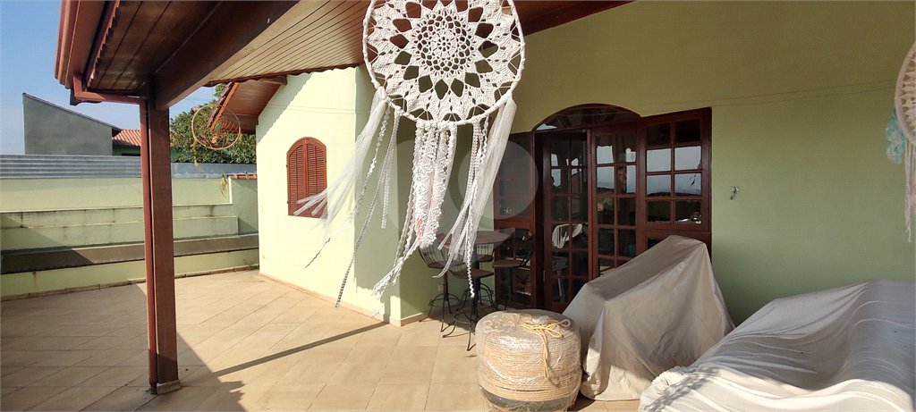 Casa à venda com 3 quartos, sendo 1 suíte, no Centro, Extrema, MG