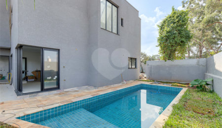 Casa à venda com 4 suítes no condomínio Reserva Robélia, São Paulo - SP