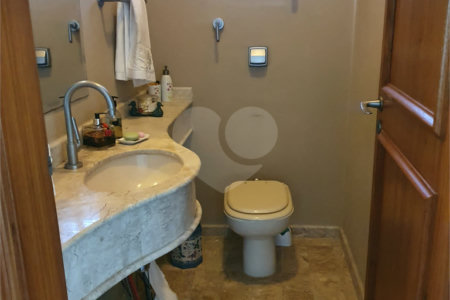 Apartamento à venda com 3 quartos, sendo 2 suítes, em Itaim Bibi, São Paulo, SP