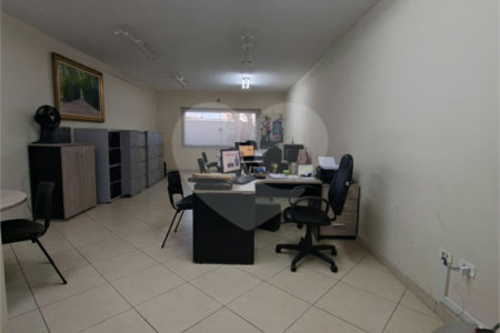Sobrado à venda em Vila Nogueira, Diadema, SP
