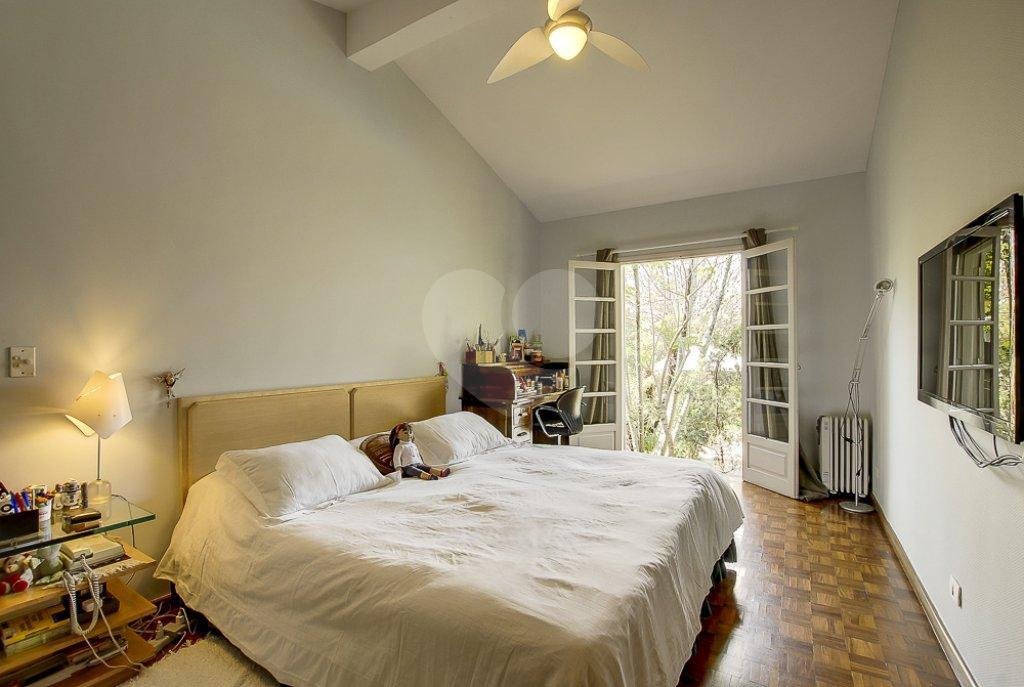 Casa à venda com 5 suítes em Vila Tramontano, São Paulo, SP