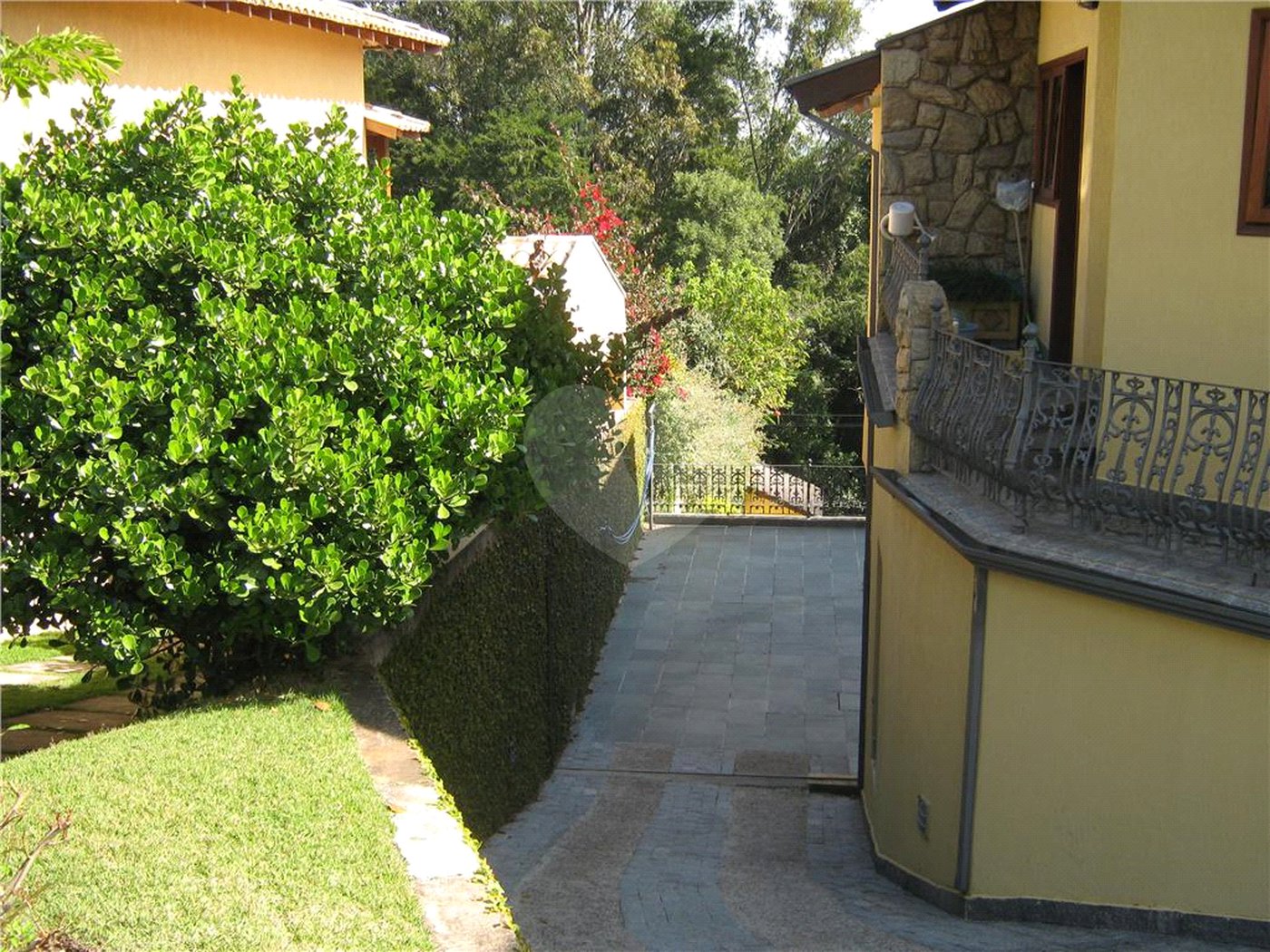 Casa à venda com 4 quartos, sendo 2 suítes, no condomínio Estância Marambaia, Vinhedo - SP