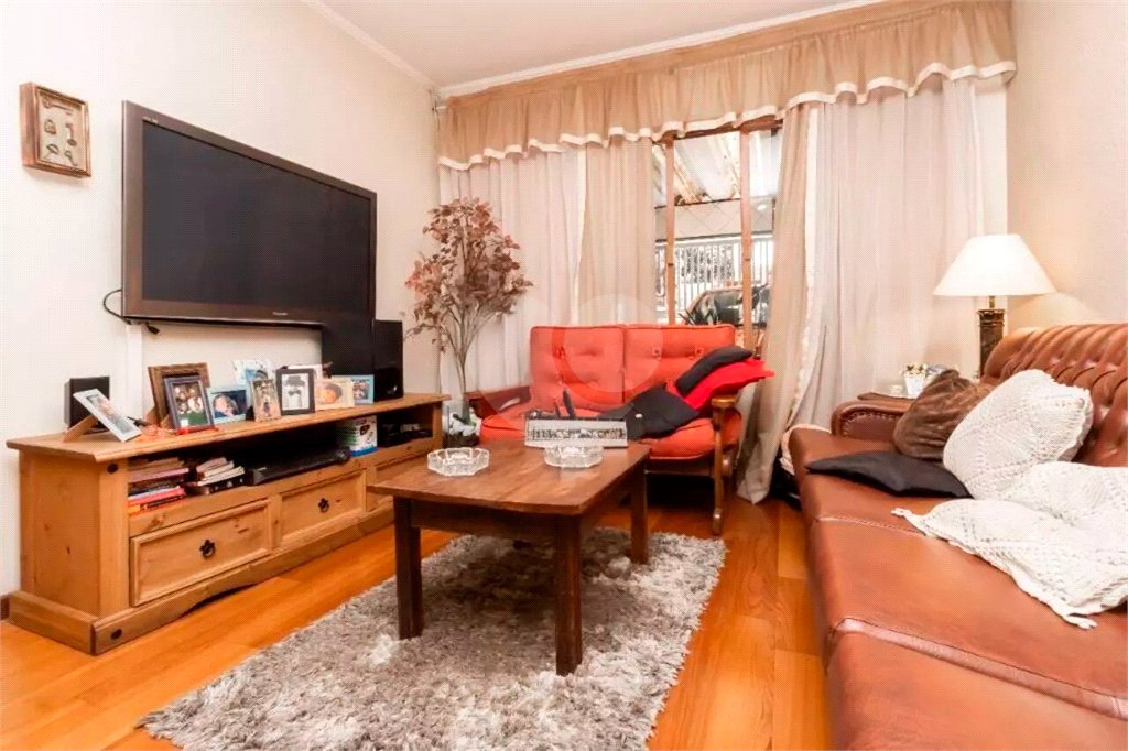 Sobrado à venda com 3 quartos, sendo 1 suíte,  em Tremembé, São Paulo, SP