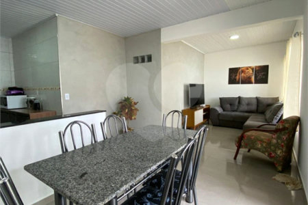 Casa à venda com 3 quartos, sendo 1 suíte, em Vila Vilma (mailasqui), São Roque, SP