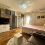 Casa à venda com 3 quartos, sendo 1 suíte, no condomínio Residencial Delle Stelle, Louveira - SP
