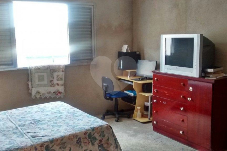 Sobrado à venda com 4 quartos, sendo 1 suíte, em Tremembé, São Paulo, SP