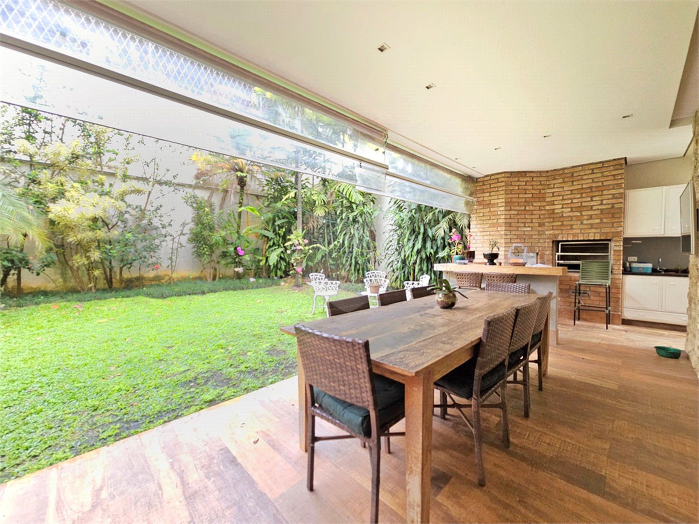 Casa à venda com 4 suítes no condomínio Ville Courchevel, São Paulo - SP