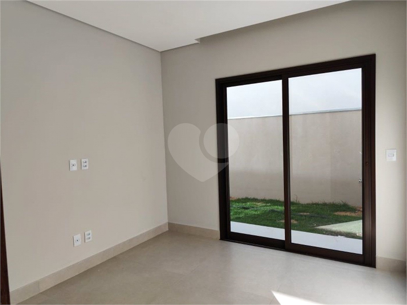 Casa à venda com 3 suítes no condomínio Recanto das Palmas, Vinhedo - SP