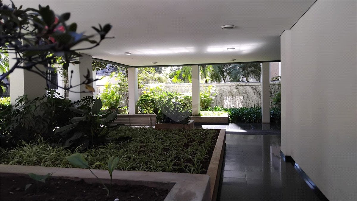 Apartamento à venda ou para alugar com 3 quartos, sendo 1 suíte, em Itaim Bibi, São Paulo, SP