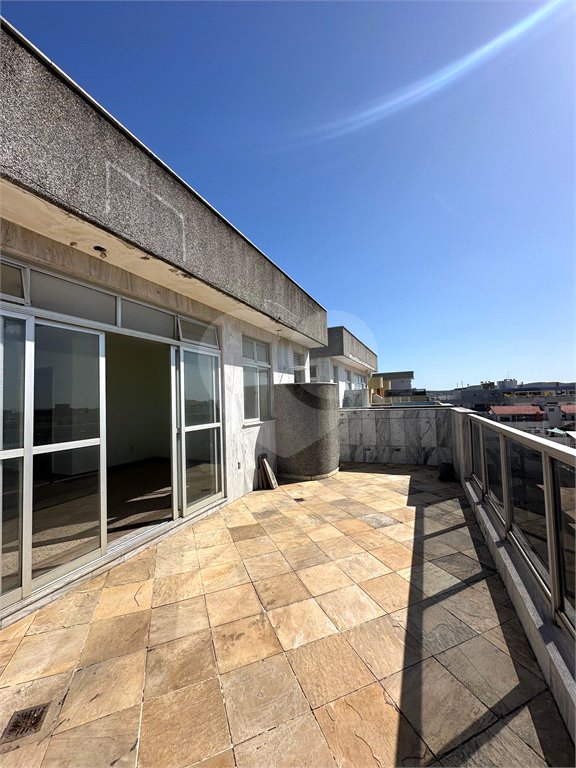 Cobertura à venda com 4 quartos, sendo 2 suítes,  em Braga, Cabo Frio, RJ