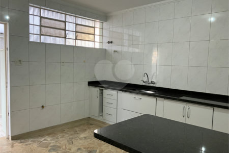 Casa Térrea à venda com 4 quartos, sendo 2 suítes, em Jardim Santa Rosália, Sorocaba, SP