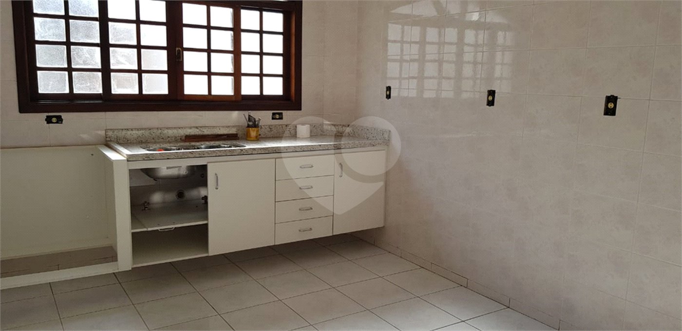 Sobrado à venda com 4 quartos, sendo 1 suíte,  em Olímpico, São Caetano do Sul, SP