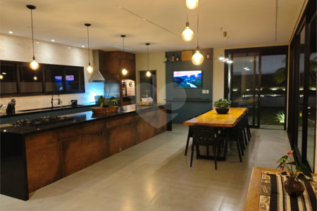 Casa à venda com 3 suítes no condomínio Villa D' Oro, Vinhedo - SP