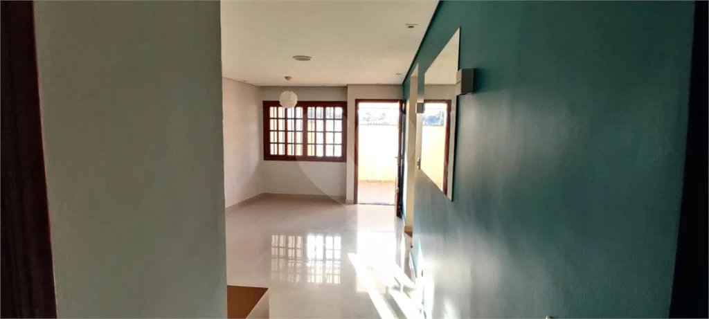 Casa à venda com 3 quartos, sendo 1 suíte, no condomínio Residencial Gabriela, São Paulo - SP