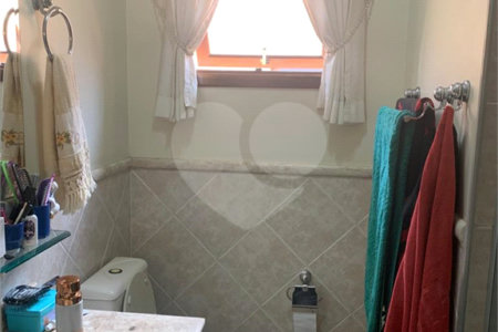 Casa à venda com 3 quartos, sendo 1 suíte, no condomínio Greenland, São Paulo - SP
