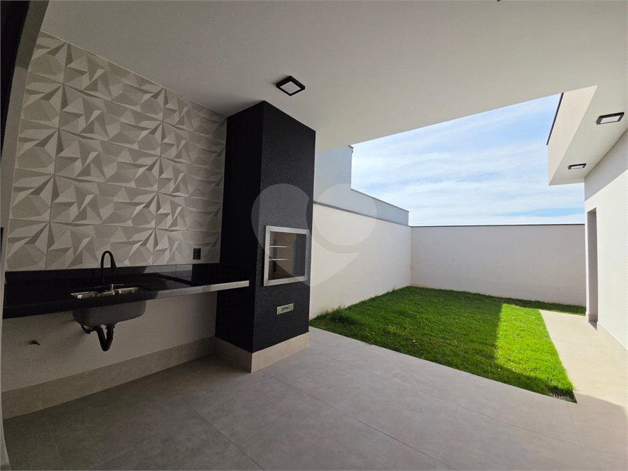 Casa à venda com 3 quartos, sendo 1 suíte, no condomínio Cerejeiras, Araçoiaba da Serra - SP