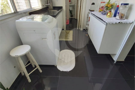 Apartamento à venda com 3 quartos, sendo 2 suítes, em Vila Andrade, São Paulo, SP